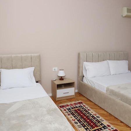 Beratinus Apartment In Berat Center Luaran gambar
