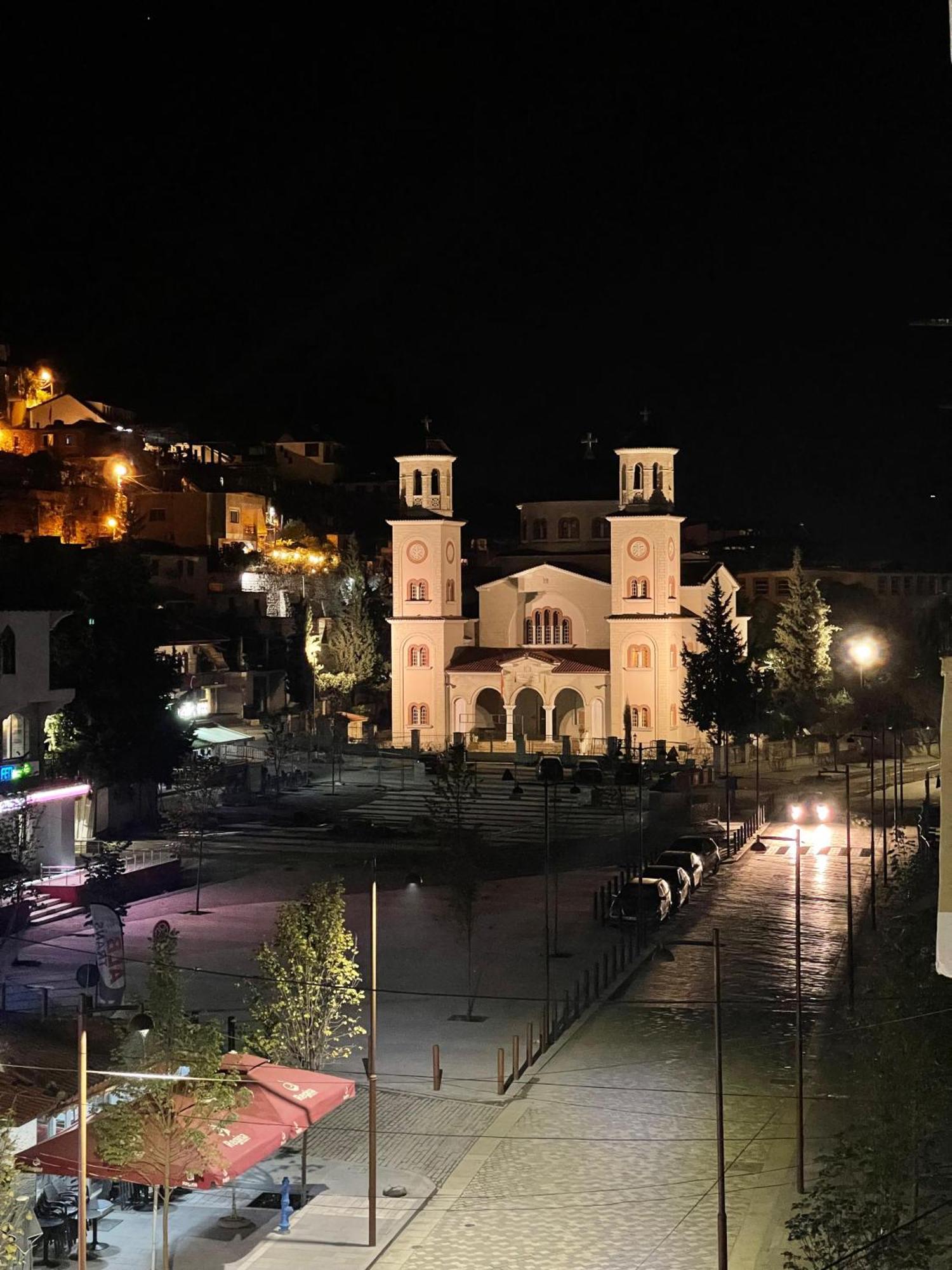 Beratinus Apartment In Berat Center Luaran gambar