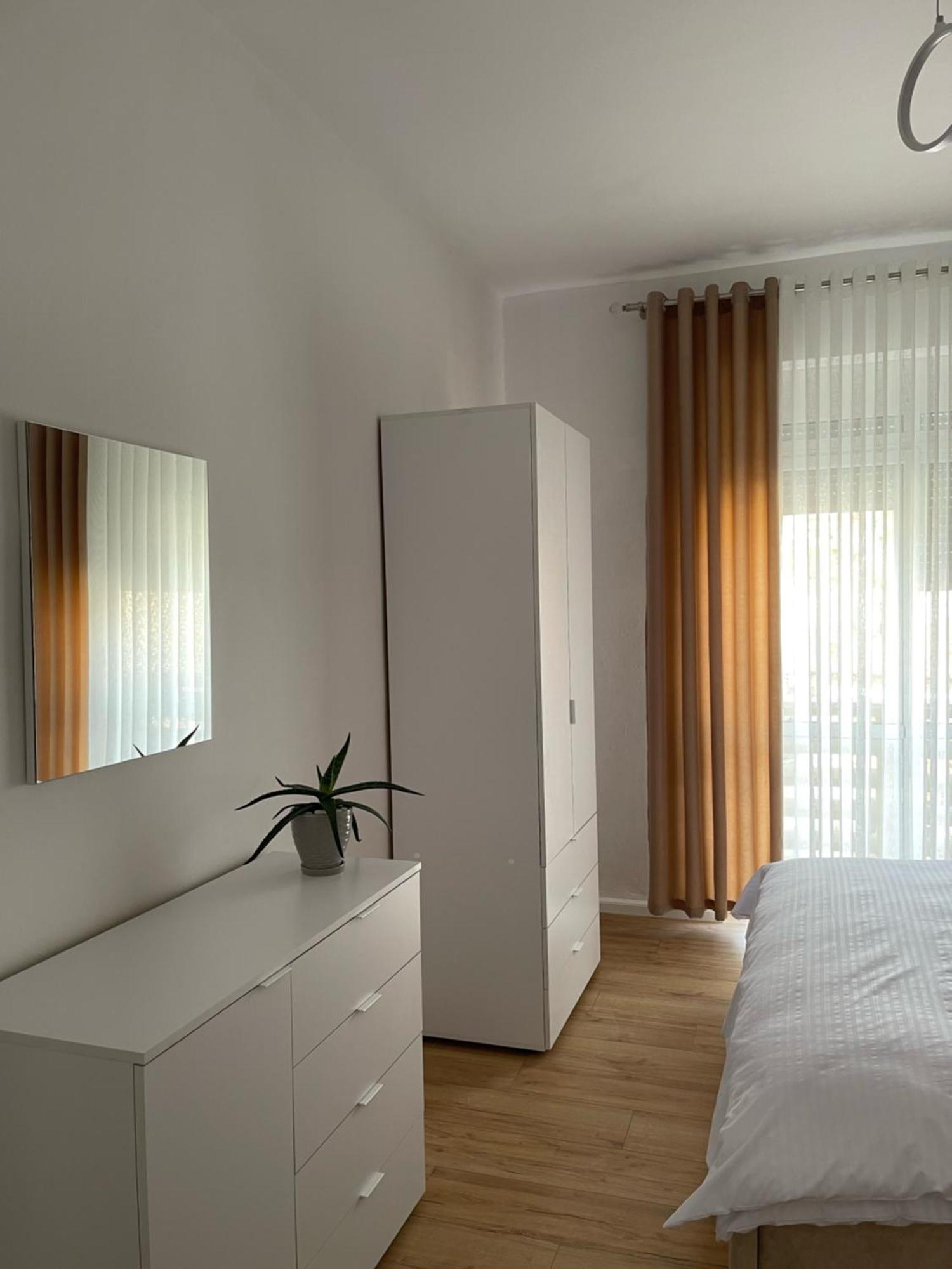 Beratinus Apartment In Berat Center Luaran gambar
