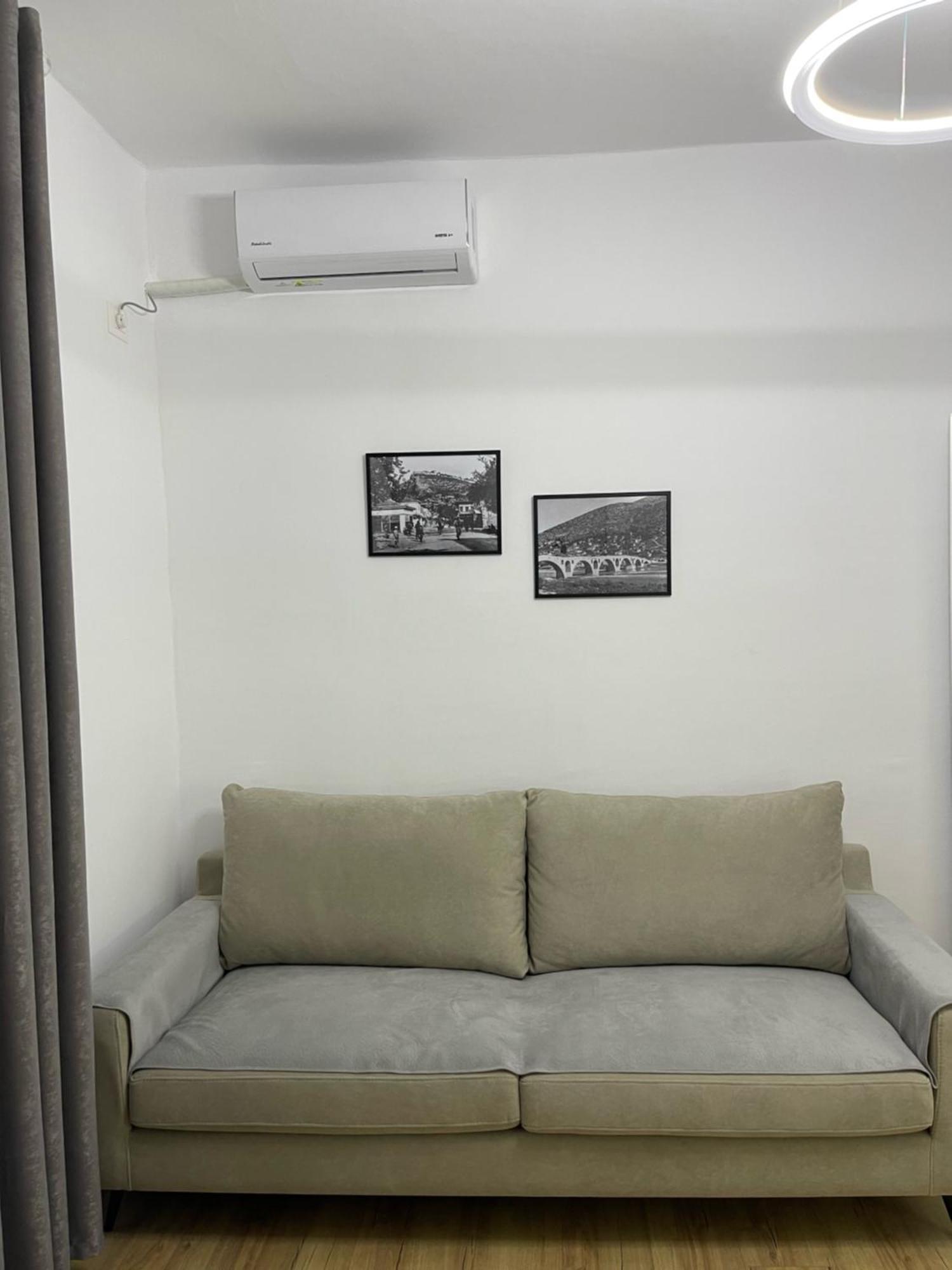 Beratinus Apartment In Berat Center Luaran gambar