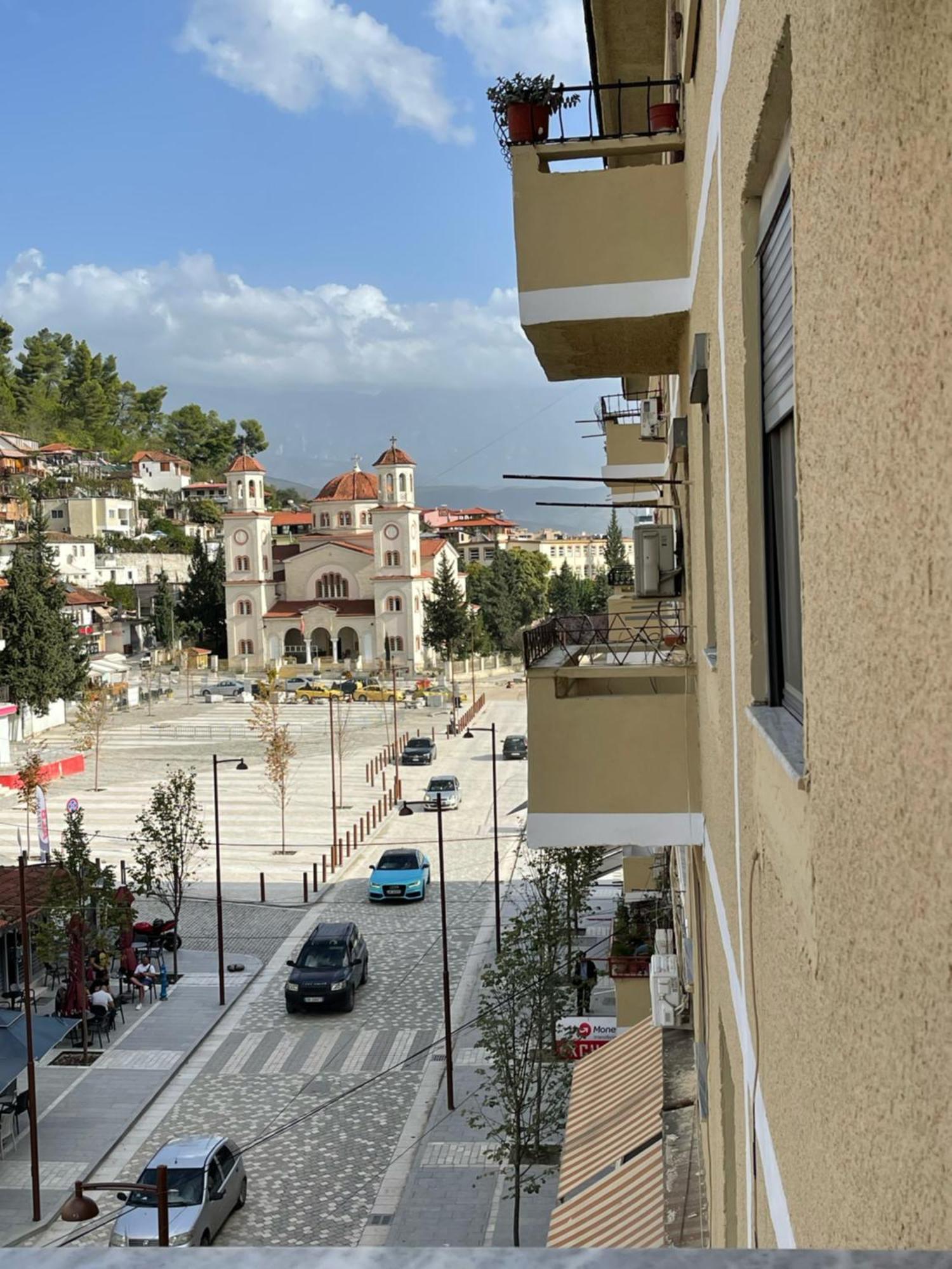 Beratinus Apartment In Berat Center Luaran gambar