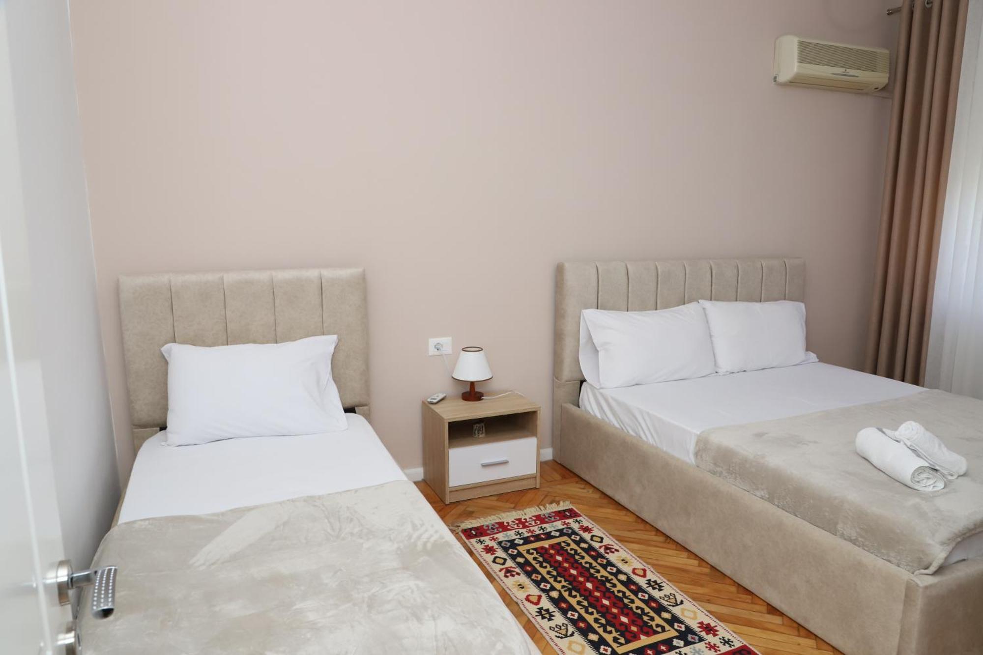 Beratinus Apartment In Berat Center Luaran gambar