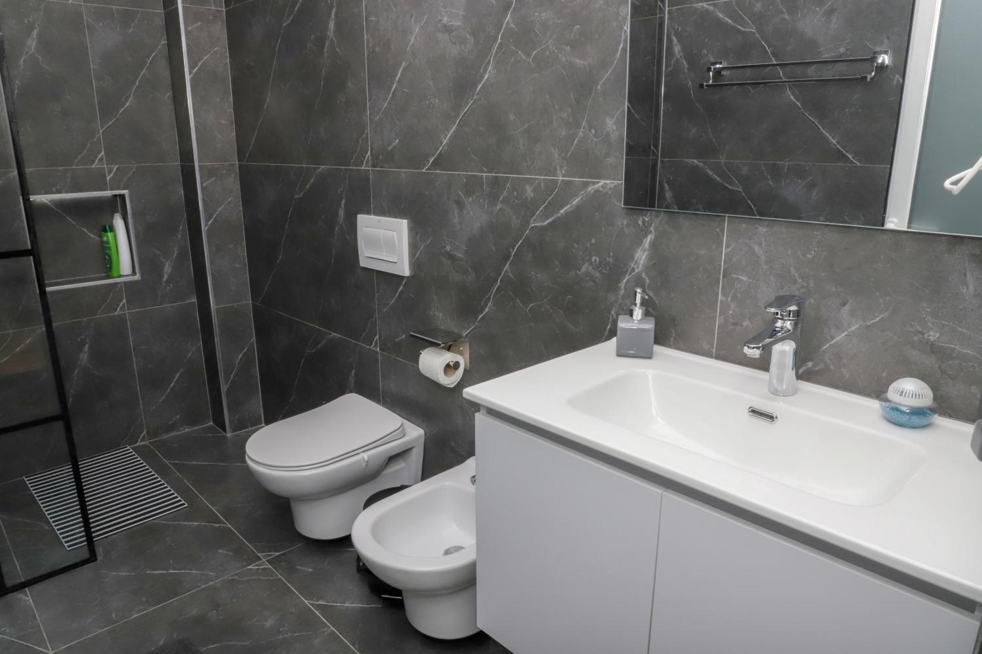 Beratinus Apartment In Berat Center Luaran gambar