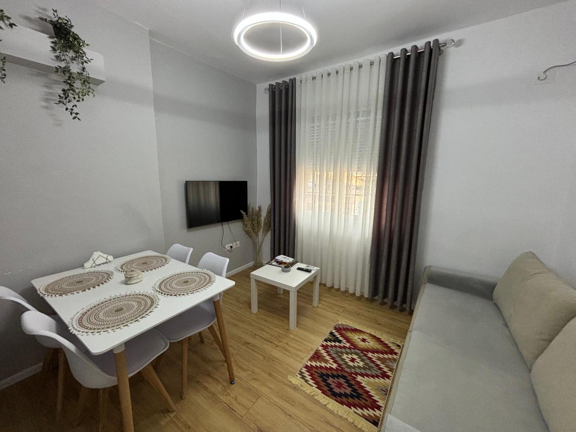 Beratinus Apartment In Berat Center Luaran gambar